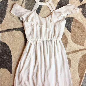 White choker/cold should dress